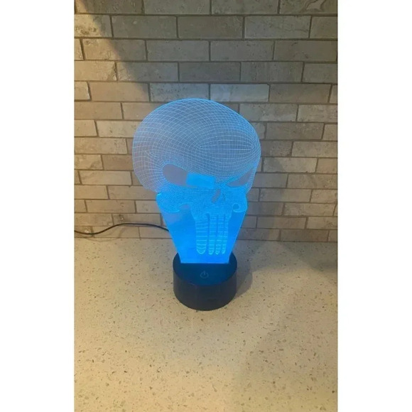 PUNISHER 3D LED Color Changing Lamp new bm - Picture 5 of 11